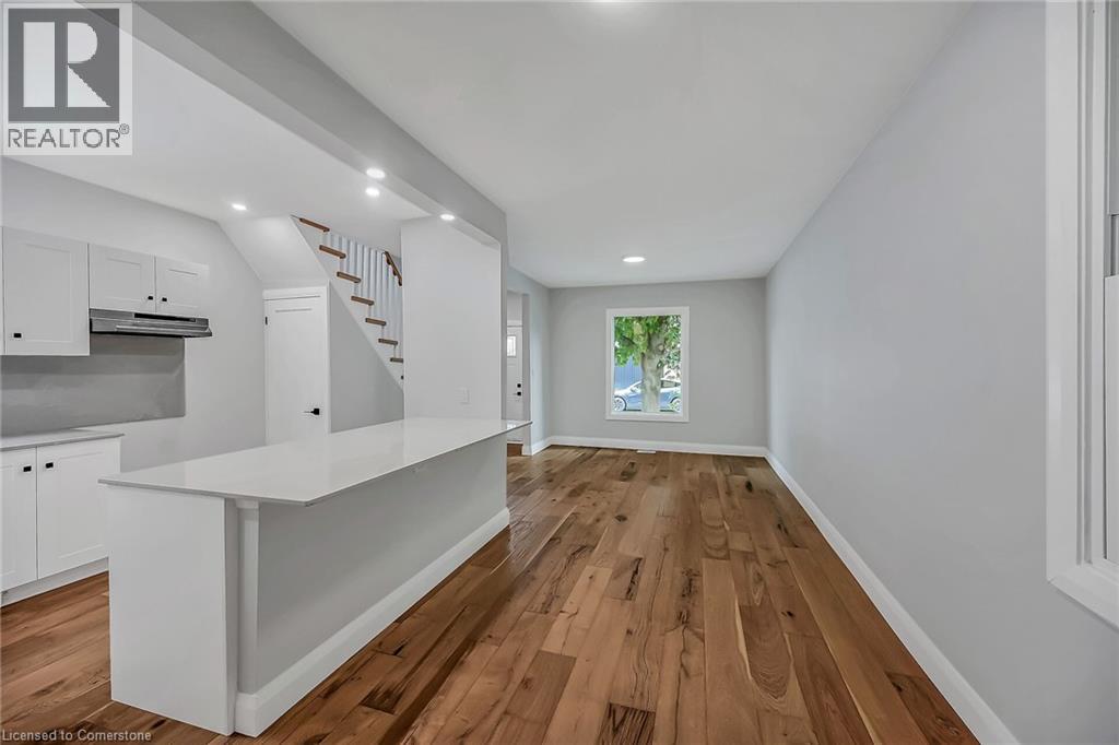 Photo 11 of 193 Glendale Avenue N, Hamilton ON