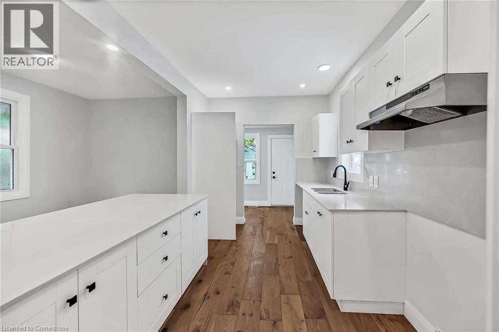 Photo 13 of 193 Glendale Avenue N, Hamilton ON