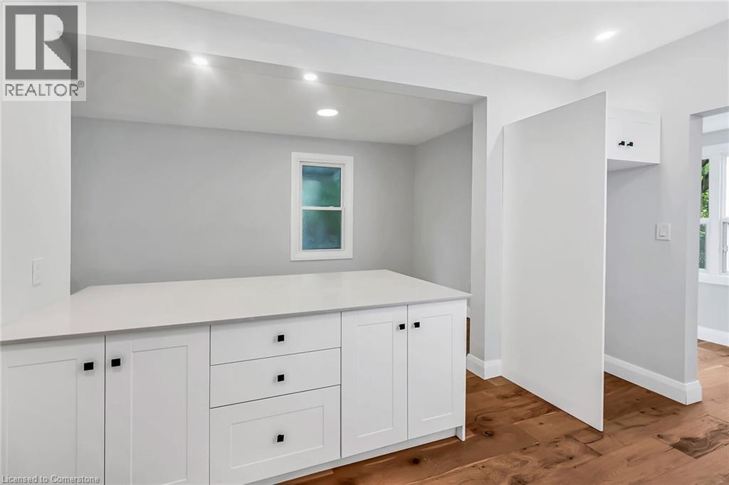 Photo 14 of 193 Glendale Avenue N, Hamilton ON