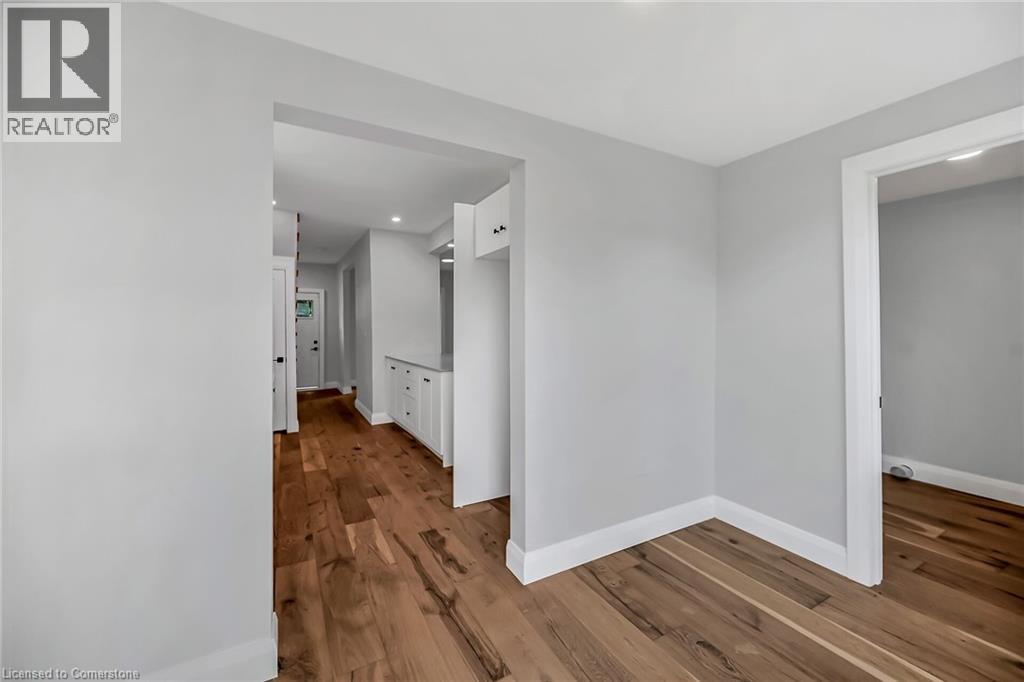 Photo 18 of 193 Glendale Avenue N, Hamilton ON