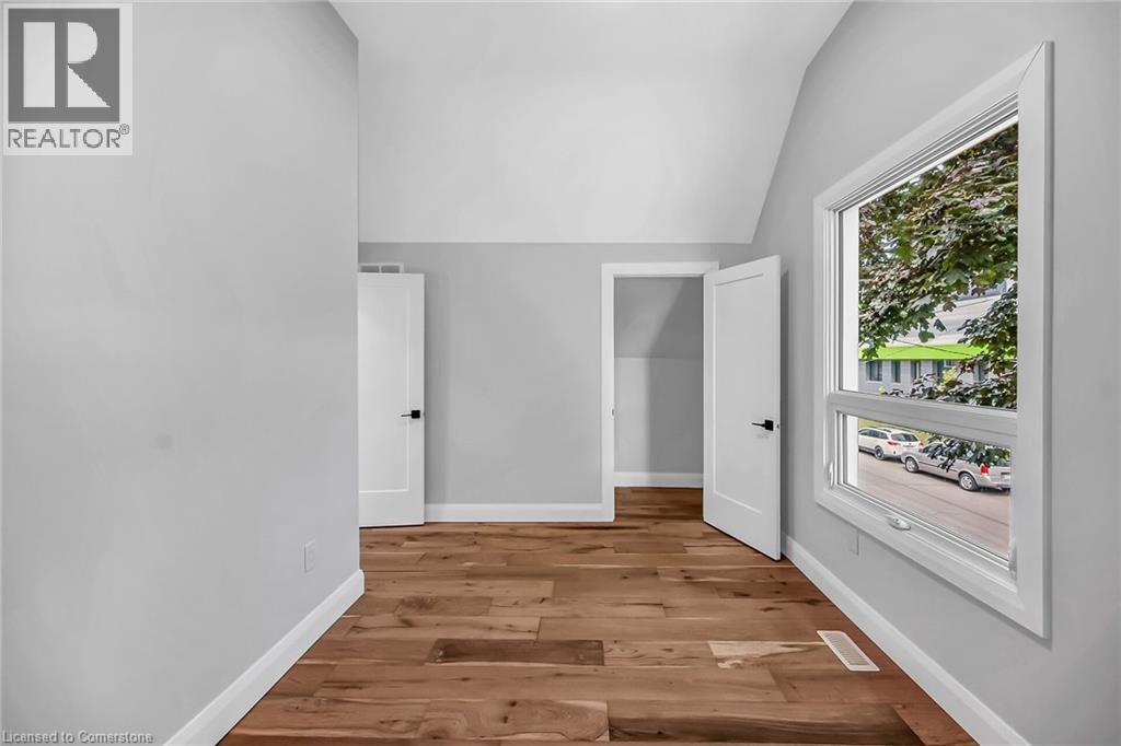 Photo 22 of 193 Glendale Avenue N, Hamilton ON
