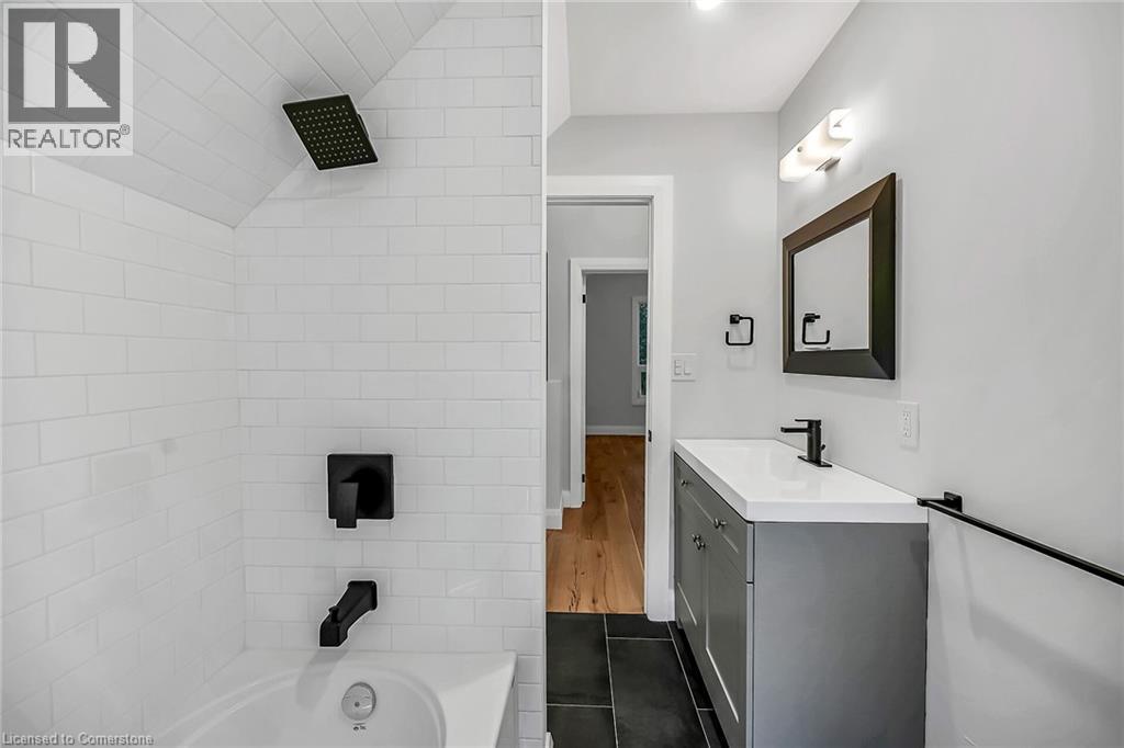 Photo 29 of 193 Glendale Avenue N, Hamilton ON