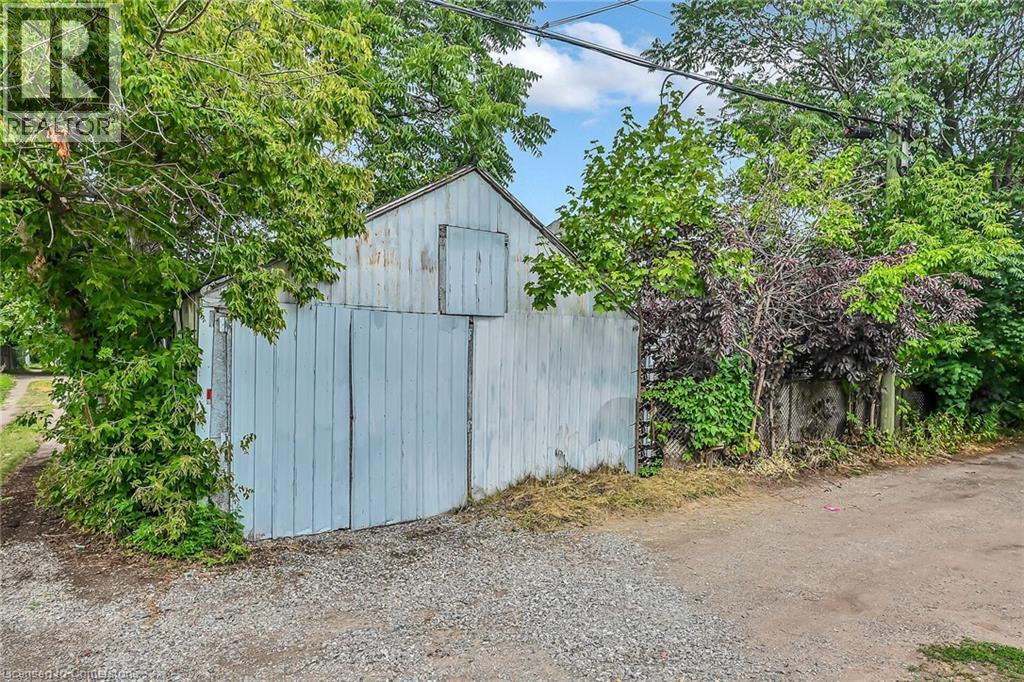 Photo 37 of 193 Glendale Avenue N, Hamilton ON