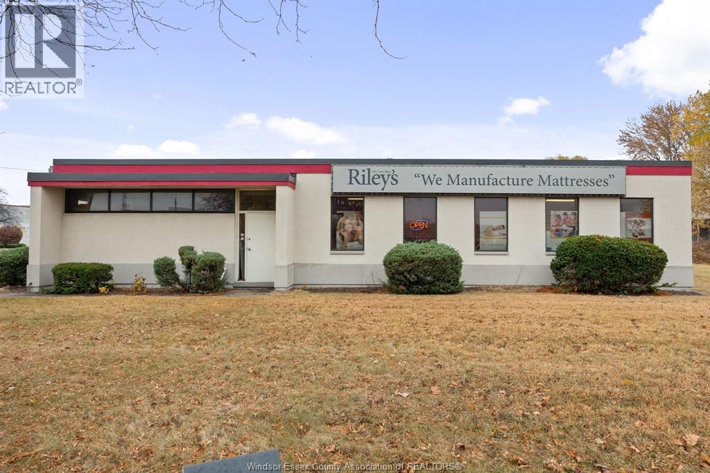 Photo 17 of 2570 Ouellette Avenue, Windsor ON