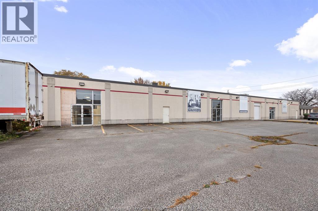 Photo 18 of 2570 Ouellette Avenue, Windsor ON
