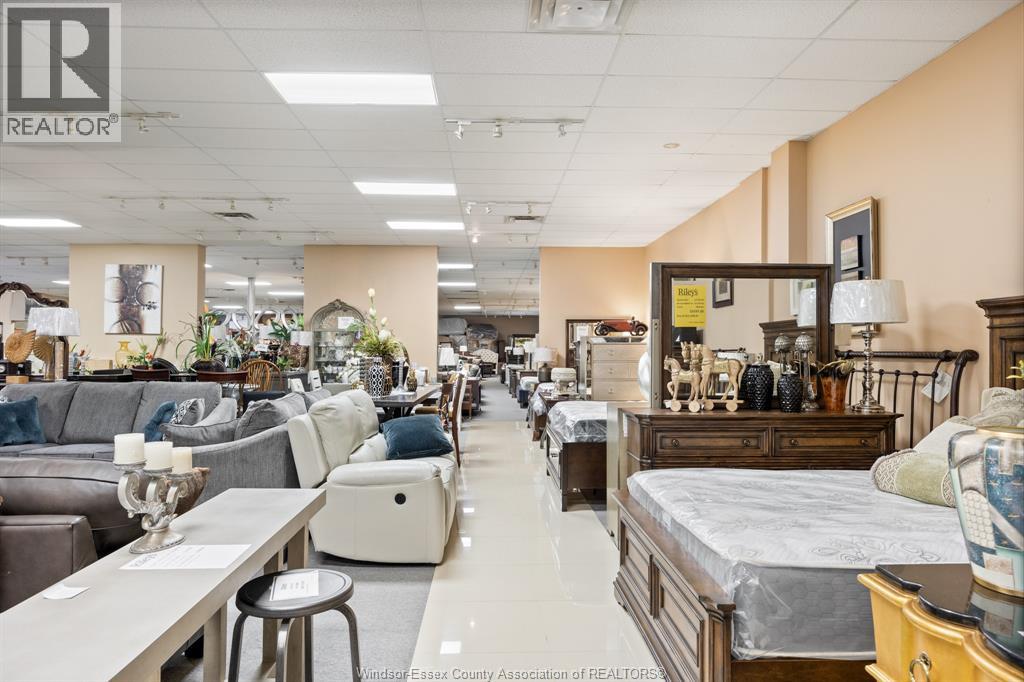 Photo 10 of 2570 Ouellette Avenue, Windsor ON