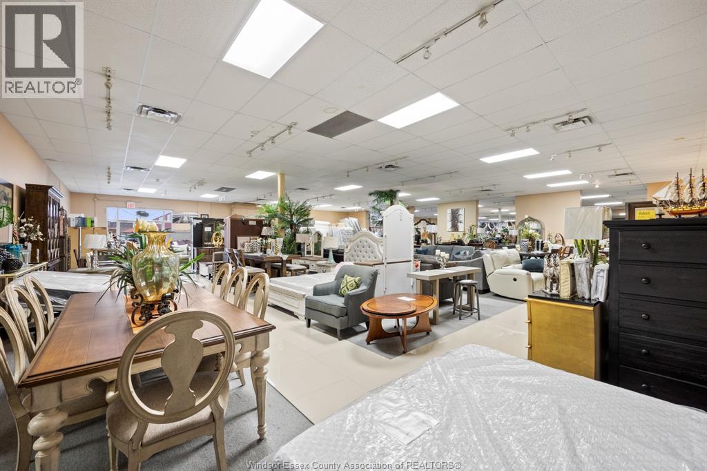 Photo 4 of 2570 Ouellette Avenue, Windsor ON