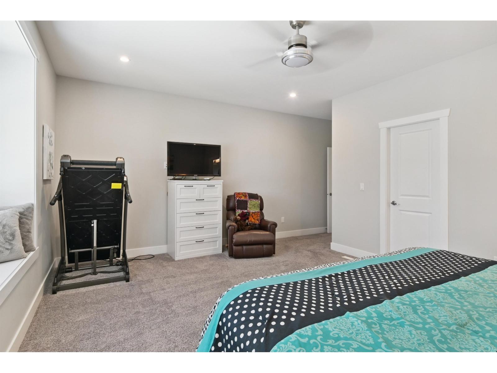 Photo 17 of 4851 201 A Street, Langley BC
