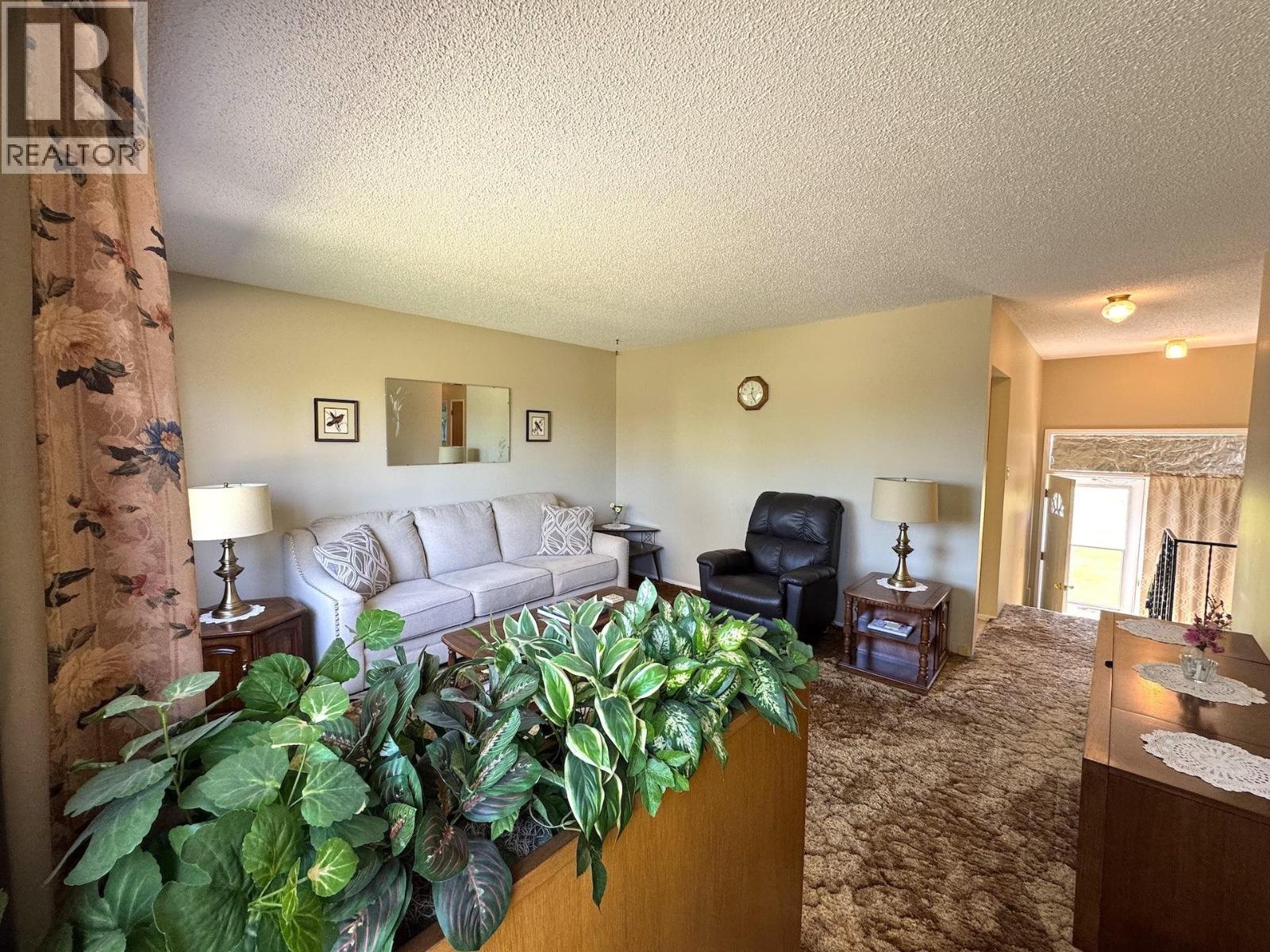 Photo 3 of 9703 112 Avenue, Fort St John BC