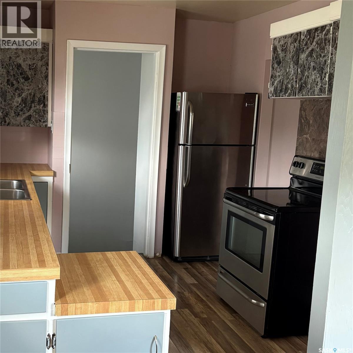 Single Family House Bi-level for Sale in  WALKER STREET Regina 
