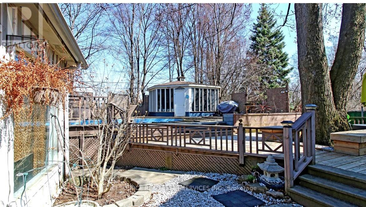 Photo 7 of 75 Shilton Road, Toronto ON