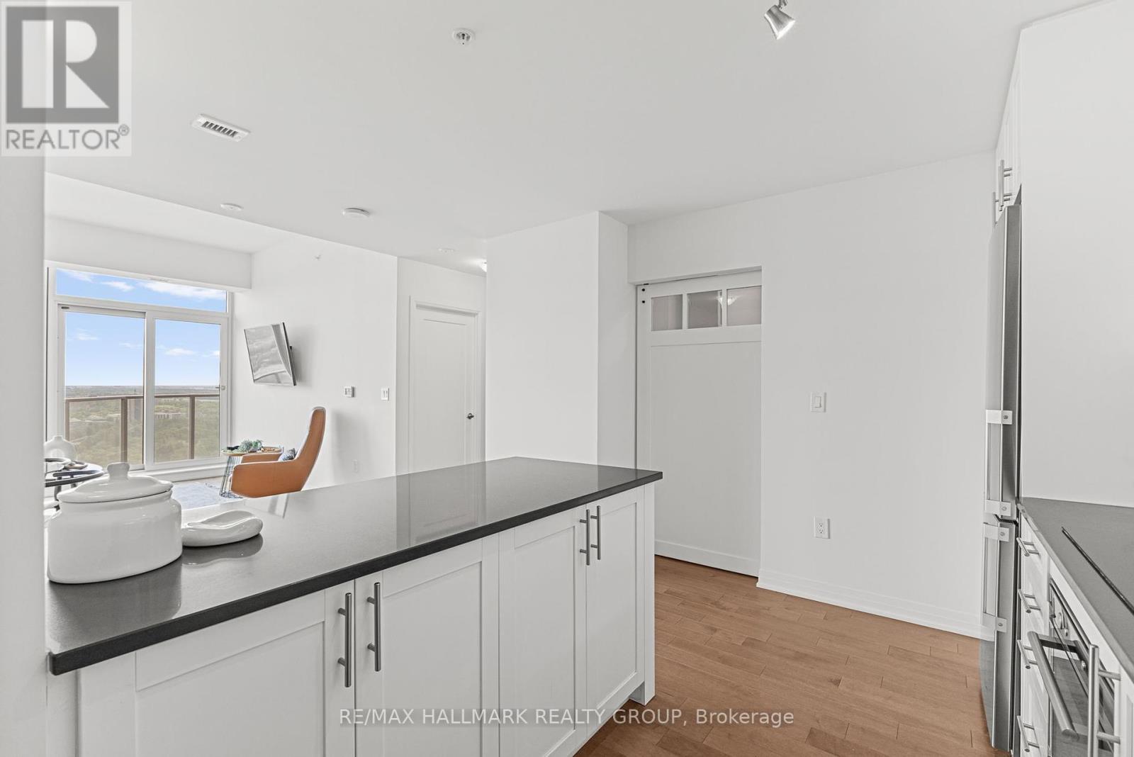 Photo 14 of 4005 805 Carling Avenue, Ottawa ON