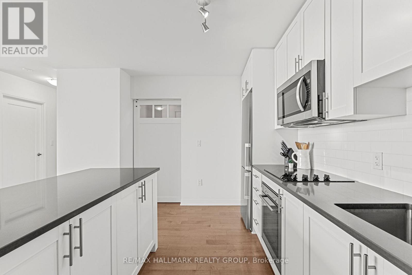 Photo 13 of 4005 805 Carling Avenue, Ottawa ON