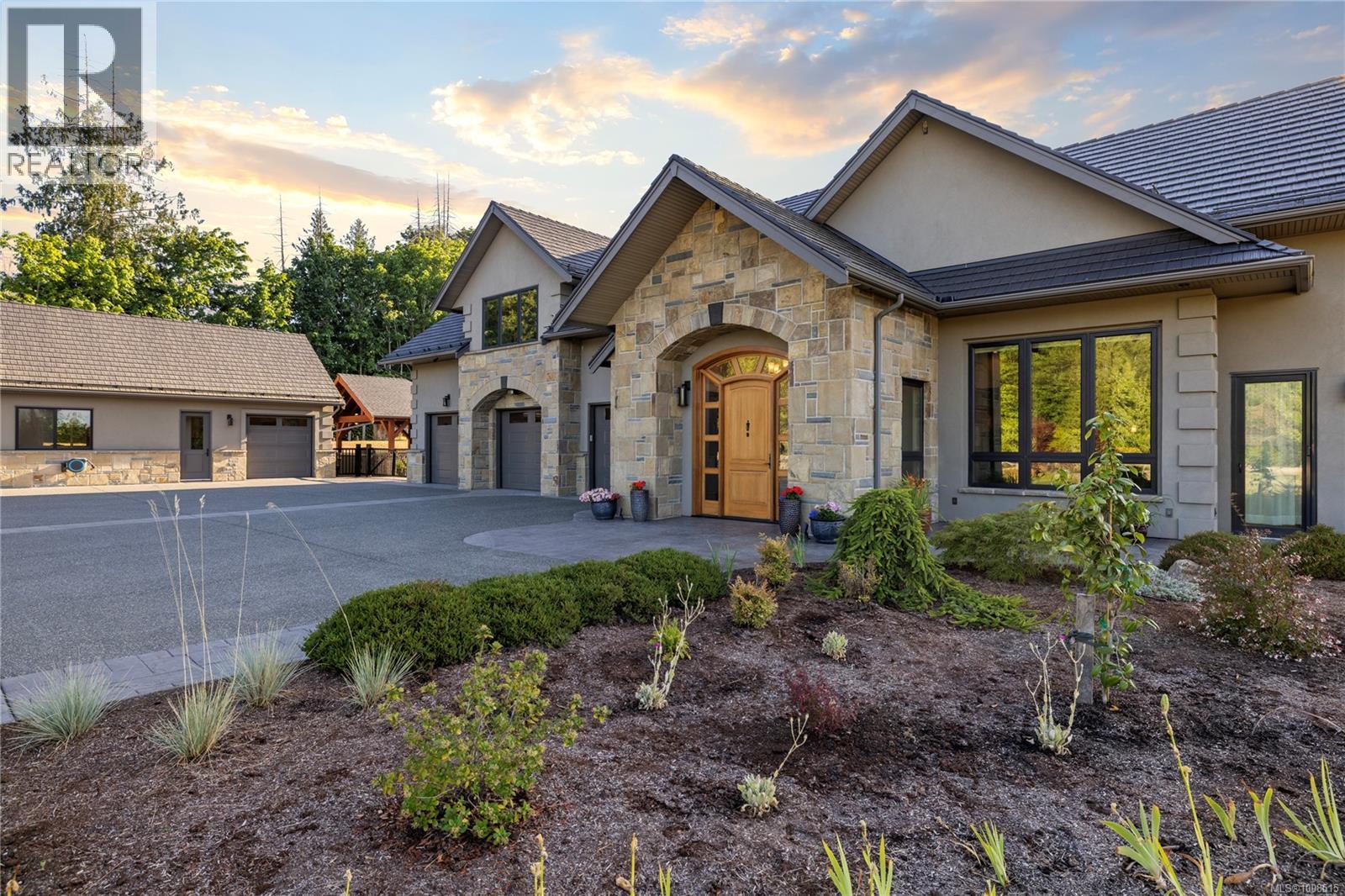 Photo 7 of 445 Blower Rd, Parksville BC