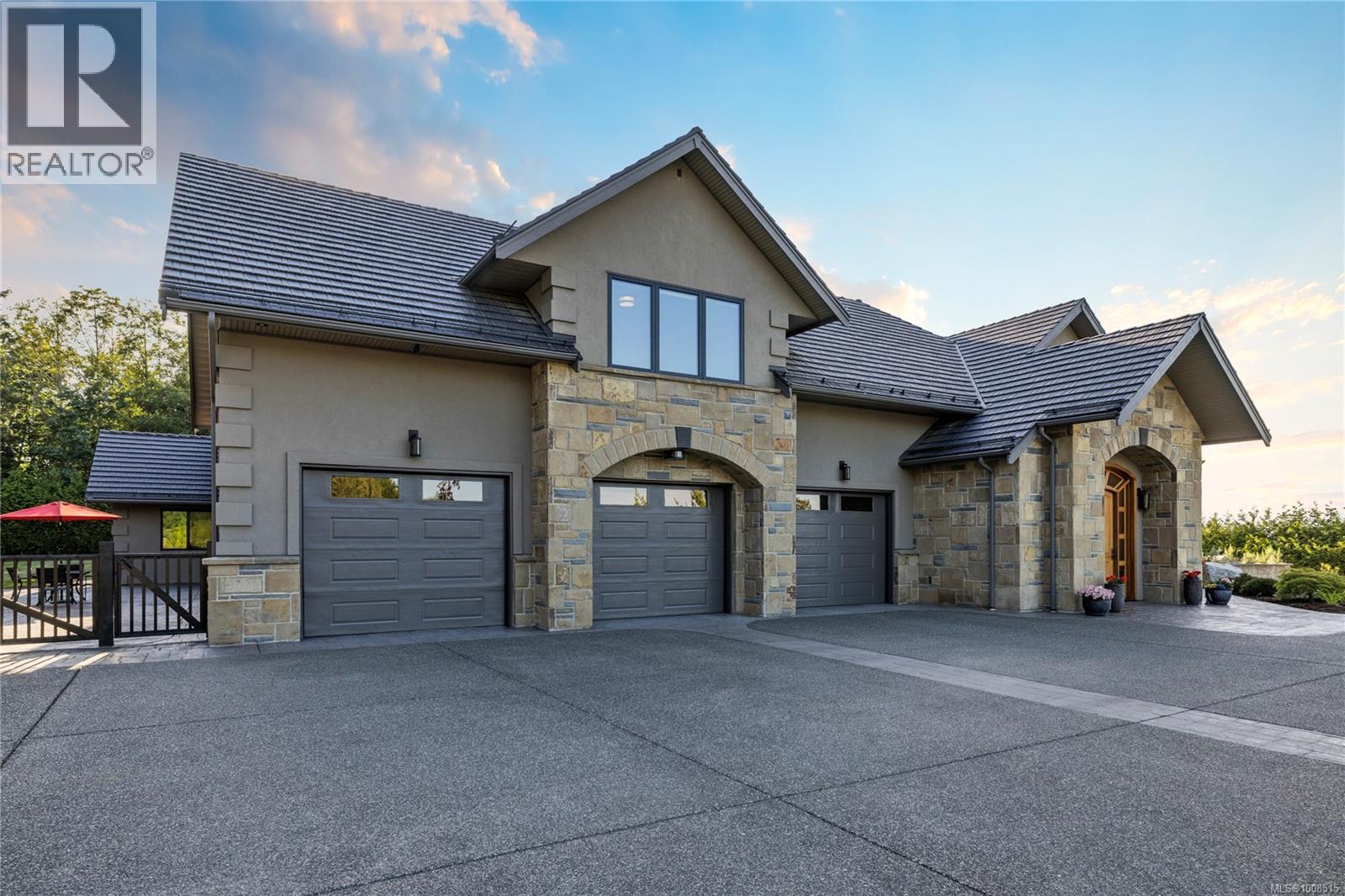 Photo 5 of 445 Blower Rd, Parksville BC