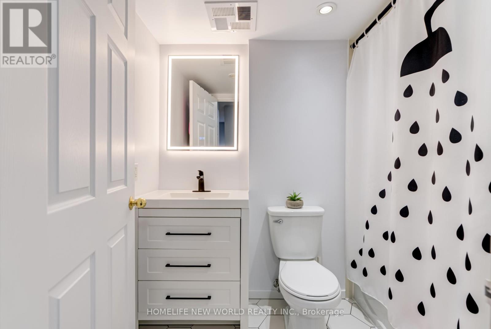 Photo 6 of 210 28 Empress Avenue, Toronto ON