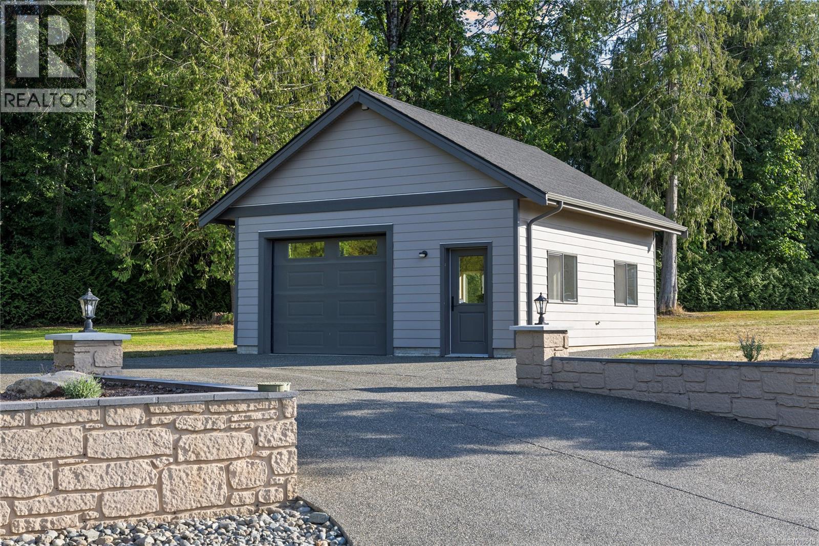Photo 22 of 445 Blower Rd, Parksville BC