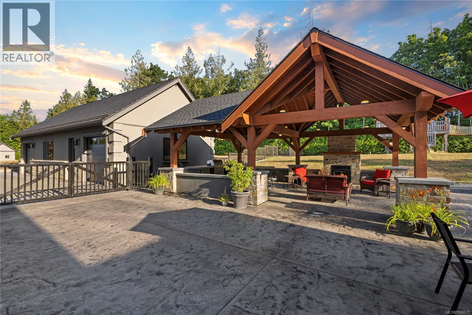 Photo 9 of 445 Blower Rd, Parksville BC