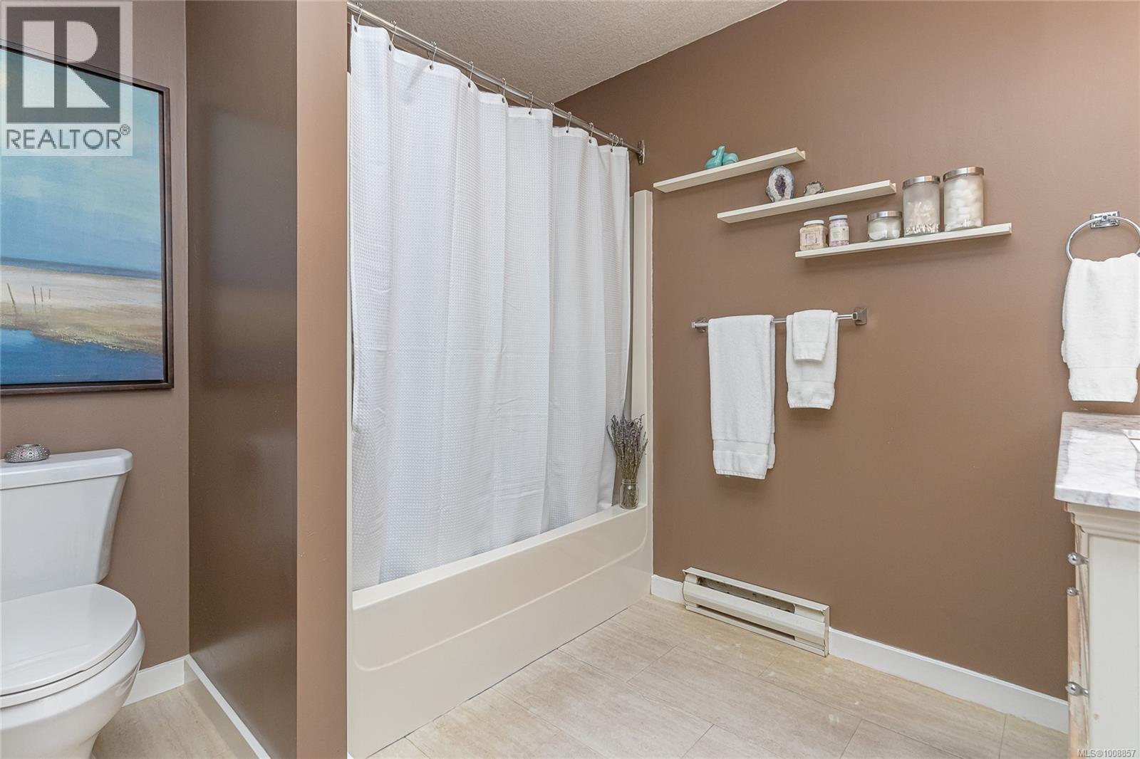 Photo 2 of 5 1910 Bowen Rd, Nanaimo BC