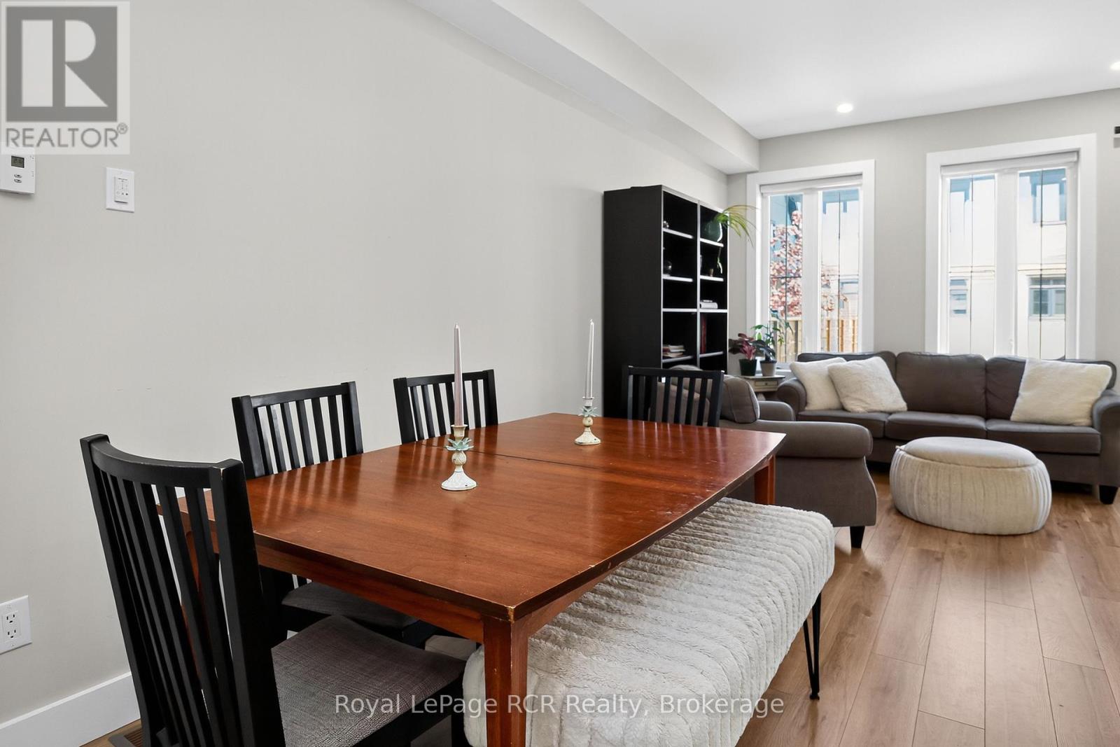 Photo 13 of 130 Courtland Street, Blue Mountains ON