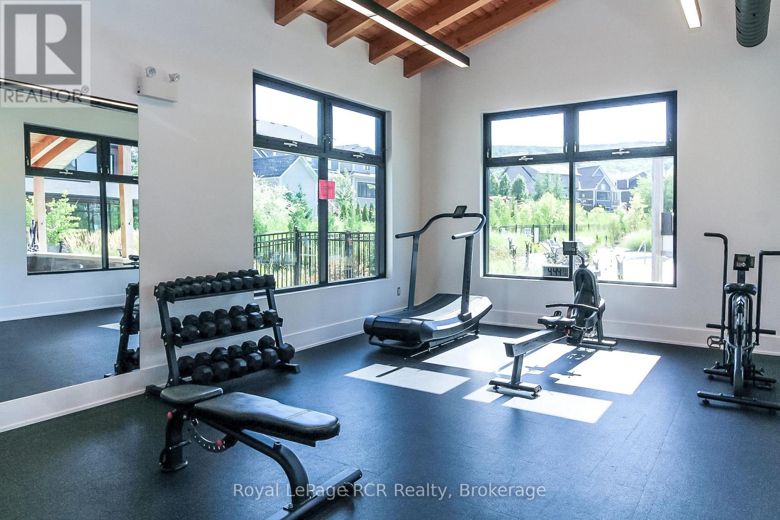 Photo 32 of 130 Courtland Street, Blue Mountains ON