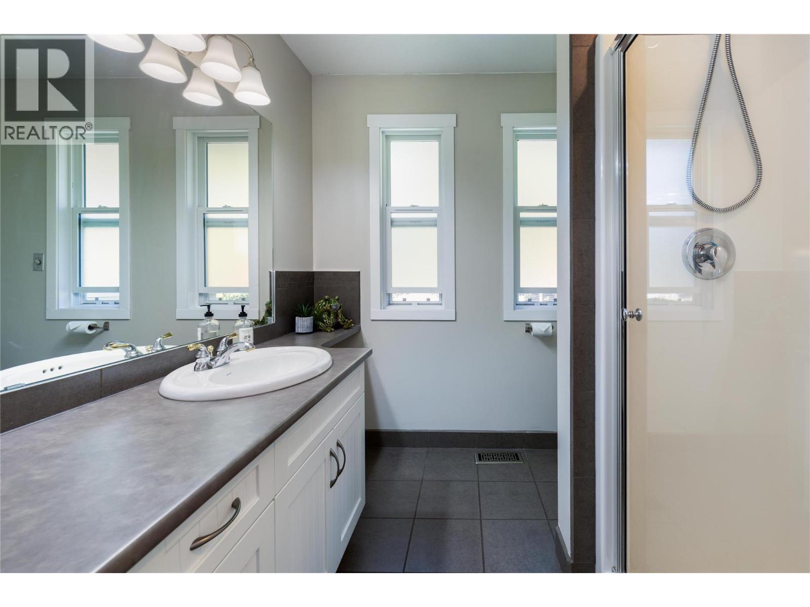 Photo 24 of 5801 35 Street Ne, Salmon Arm BC