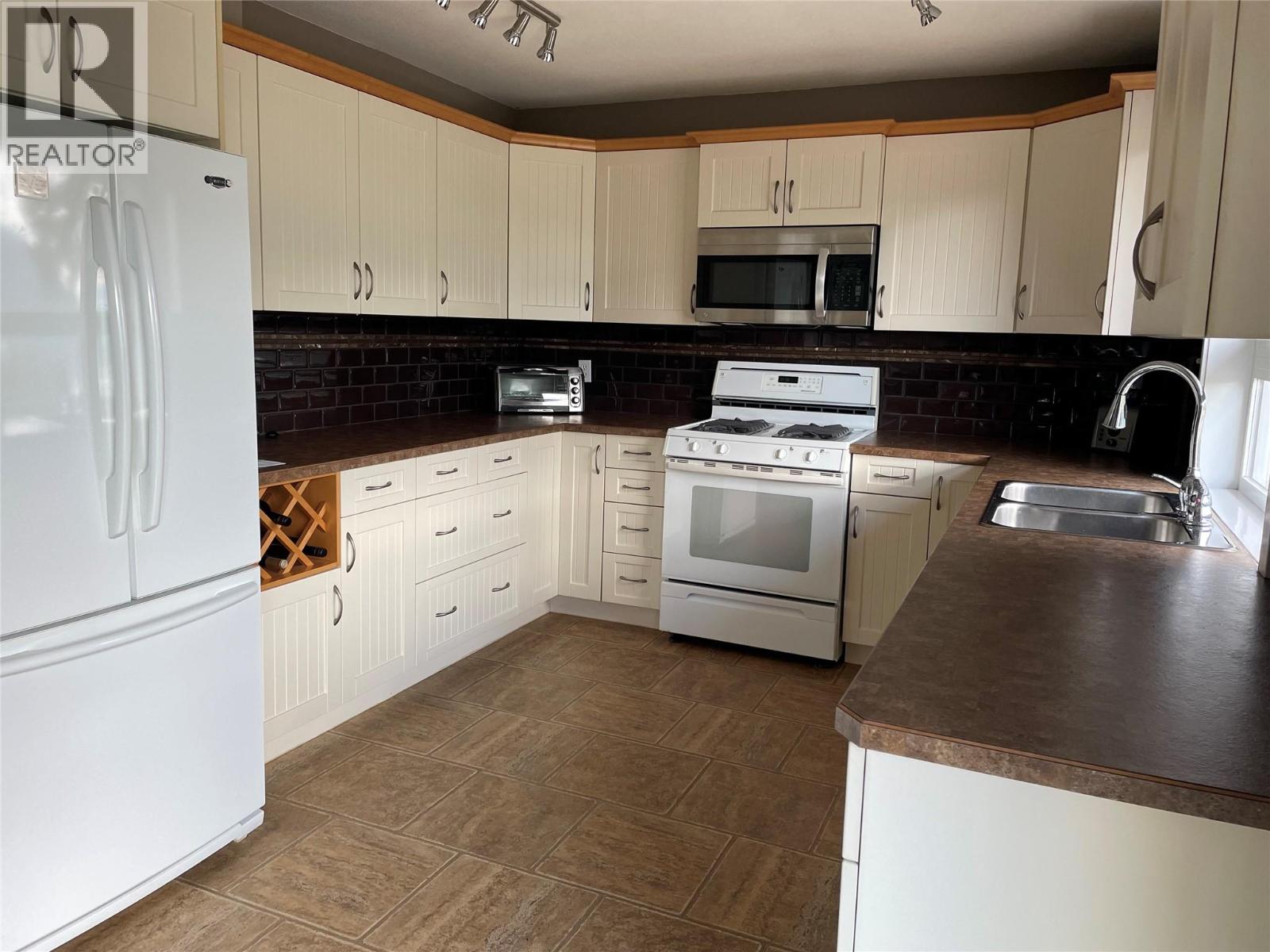 Photo 37 of 5801 35 Street Ne, Salmon Arm BC