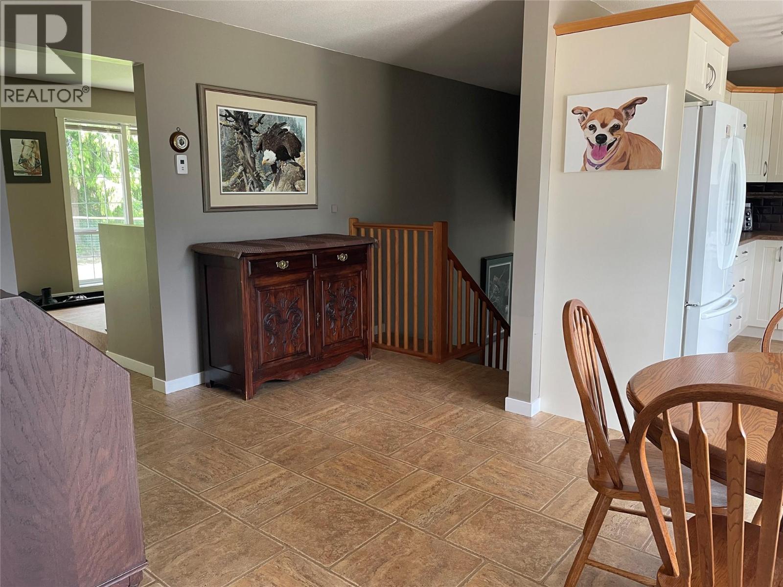 Photo 4 of 5801 35 Street Ne, Salmon Arm BC