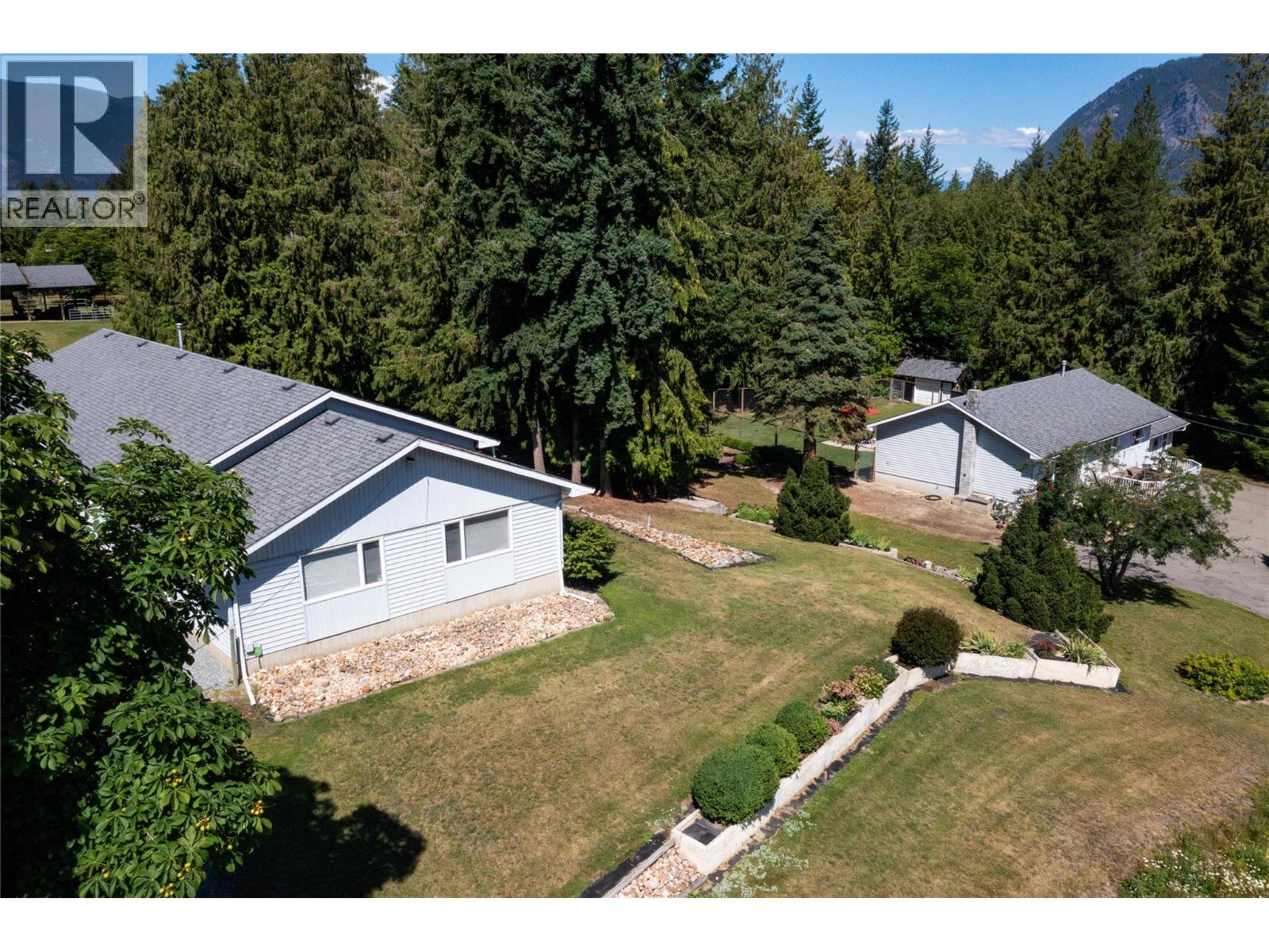 Photo 6 of 5801 35 Street Ne, Salmon Arm BC