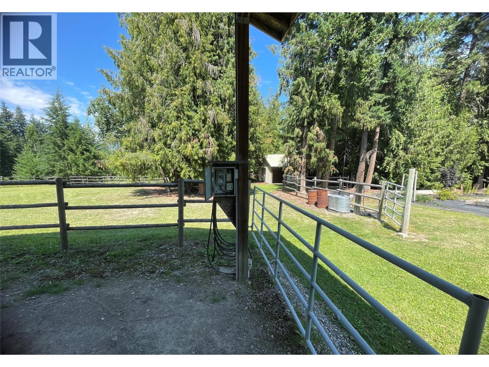 Photo 10 of 5801 35 Street Ne, Salmon Arm BC