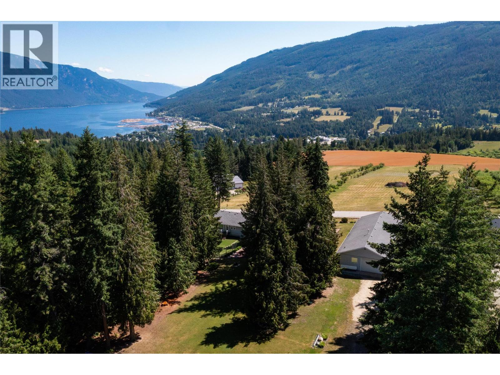 Photo 34 of 5801 35 Street Ne, Salmon Arm BC