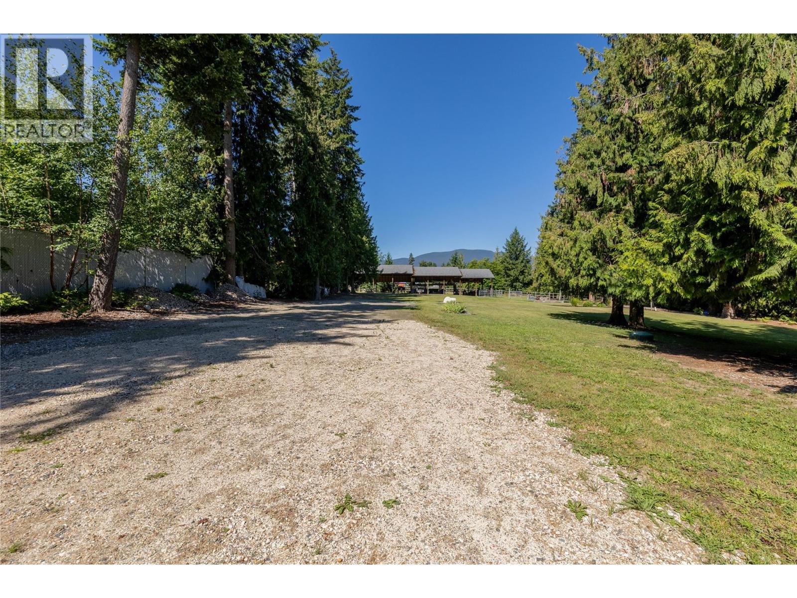 Photo 8 of 5801 35 Street Ne, Salmon Arm BC