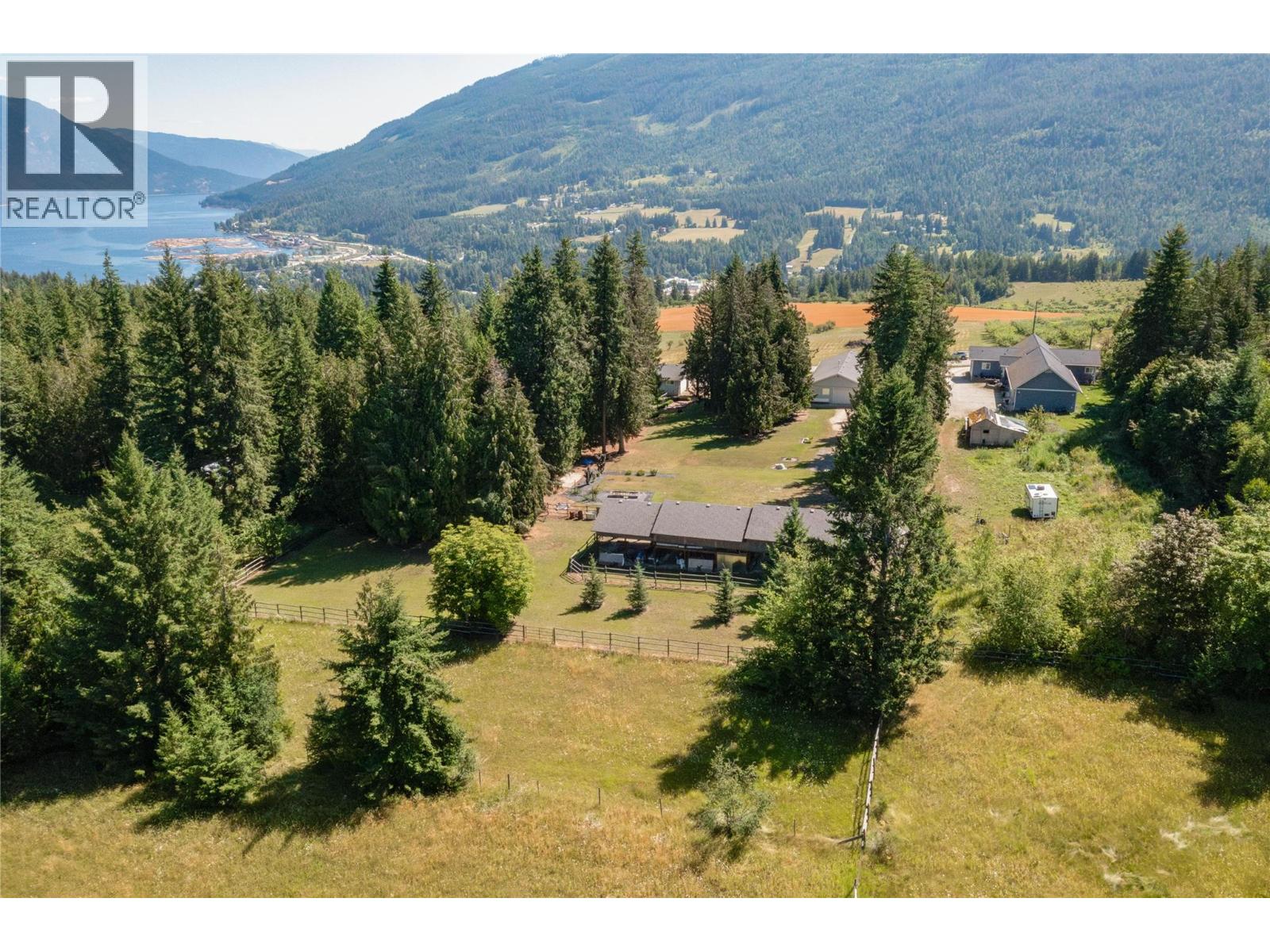 Photo 7 of 5801 35 Street Ne, Salmon Arm BC