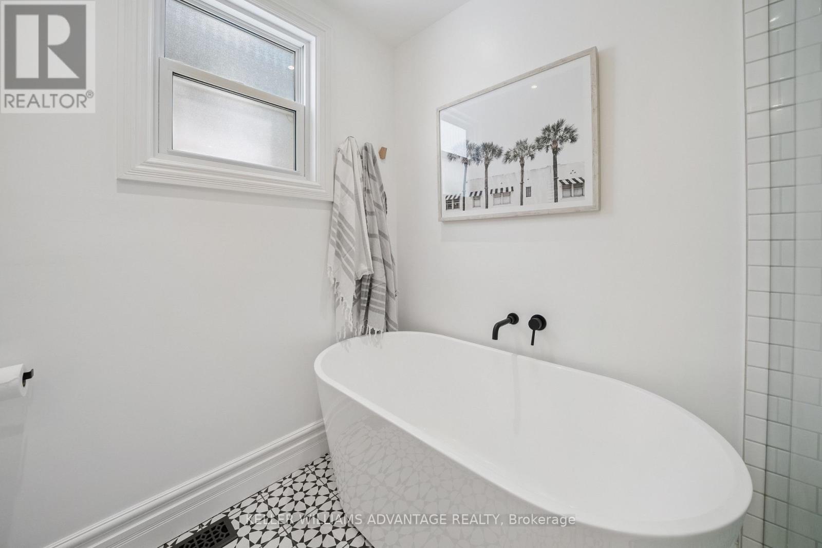 Photo 2 of 84 Wheeler Avenue, Toronto ON