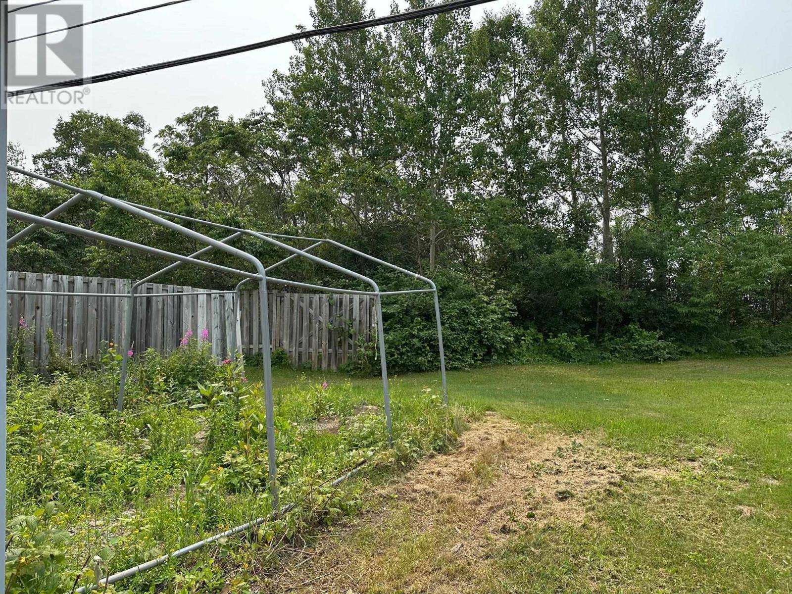 Photo 34 of 10 Elizabeth Ave, Terrace Bay ON