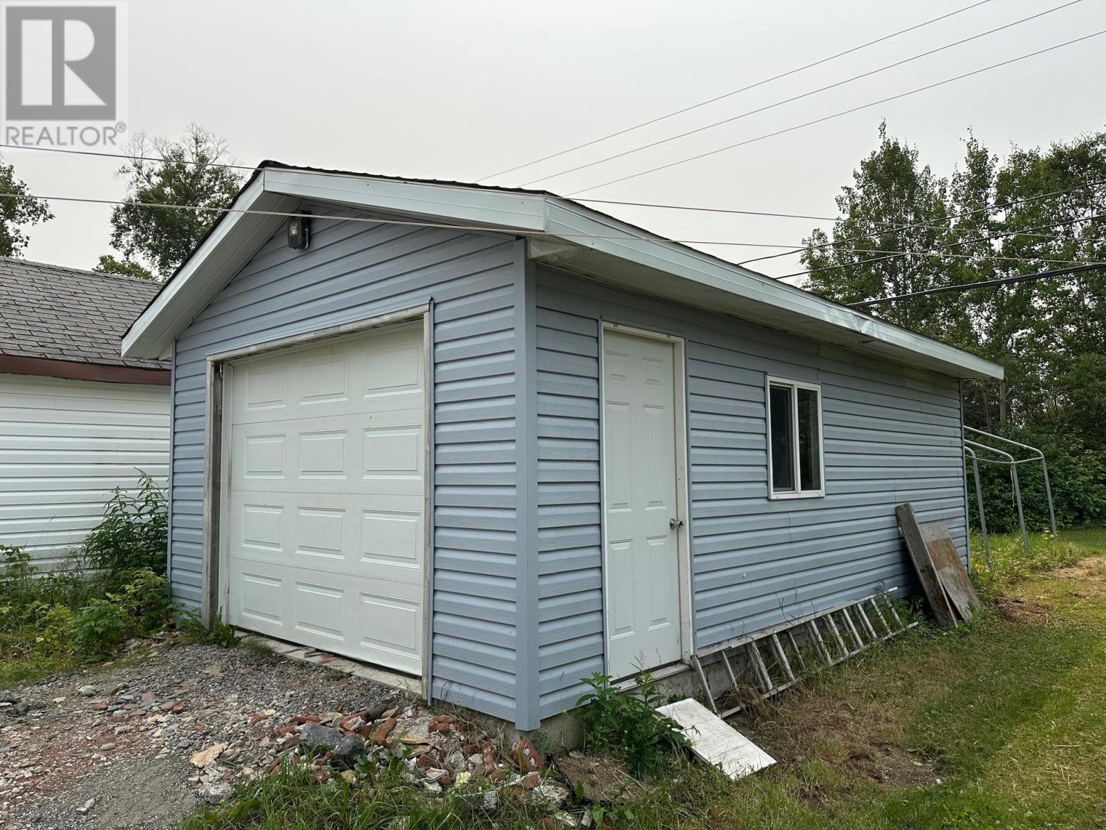 Photo 21 of 10 Elizabeth Ave, Terrace Bay ON