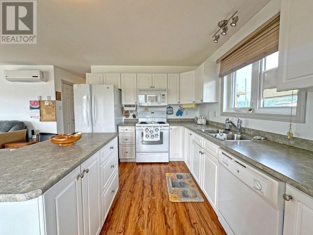 Photo 16 of 140 Main Street, Beardmore ON