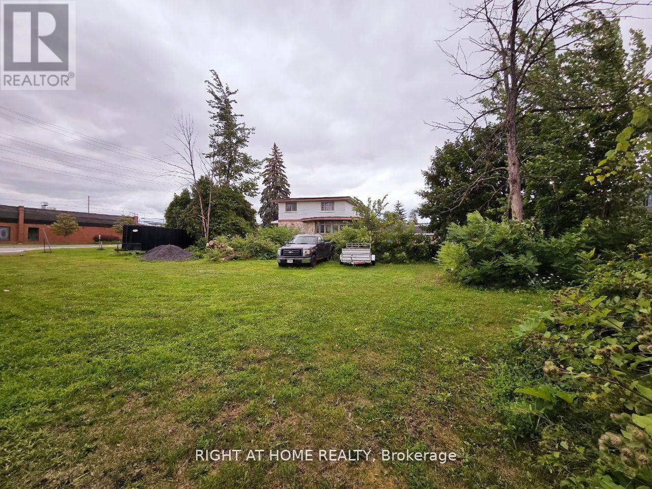 Photo 12 of 1196 Rainbow Street, Ottawa ON