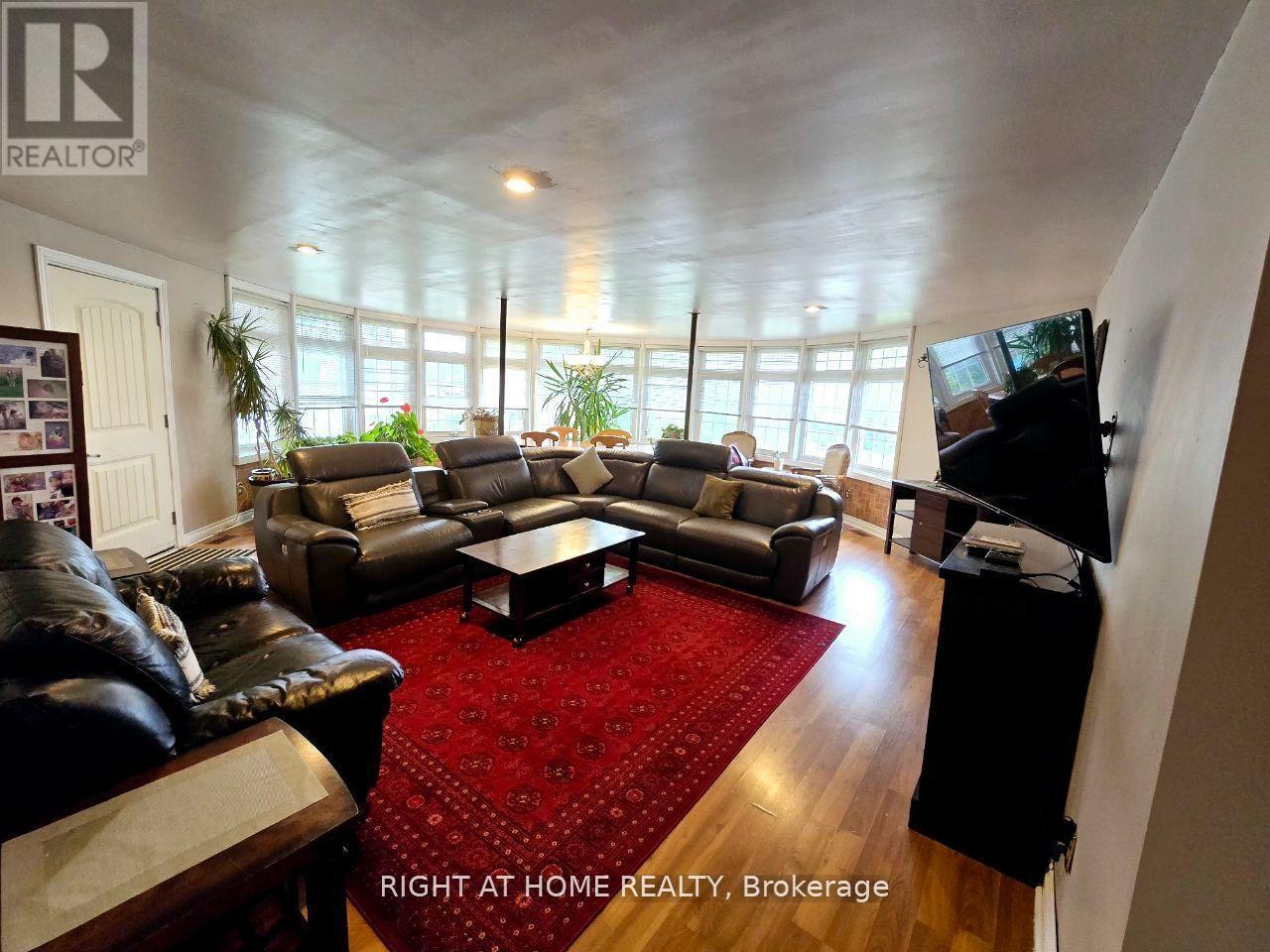 Photo 17 of 1196 Rainbow Street, Ottawa ON