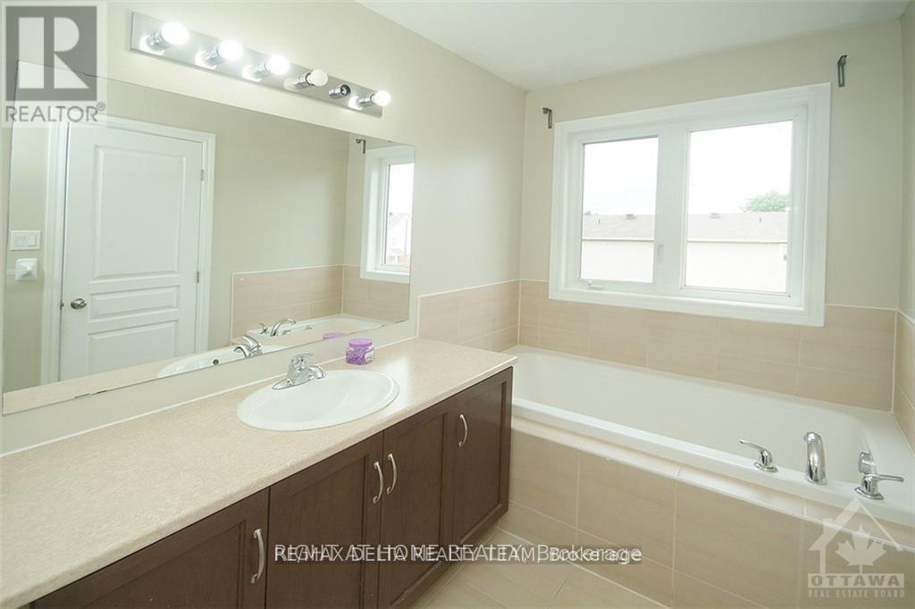 Photo 6 of 175 Claridge Drive, Ottawa ON