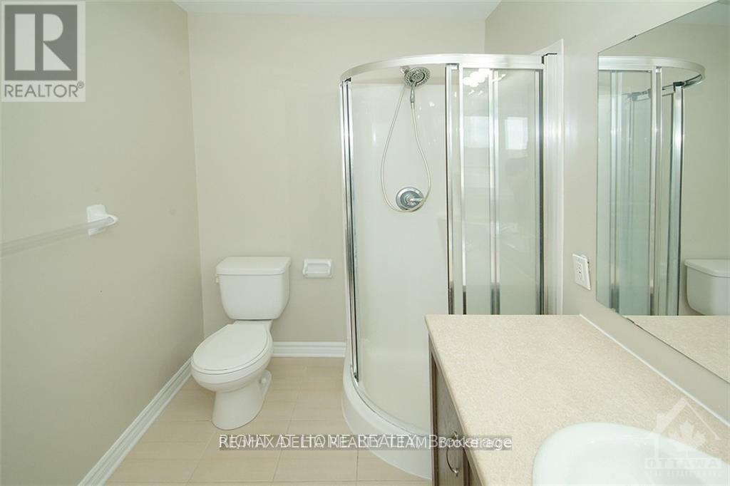 Photo 10 of 175 Claridge Drive, Ottawa ON
