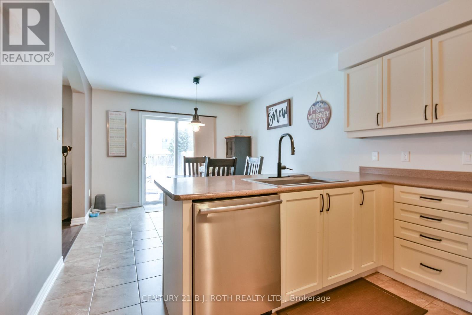 Photo 27 of 212 Maplewood Drive, Essa ON