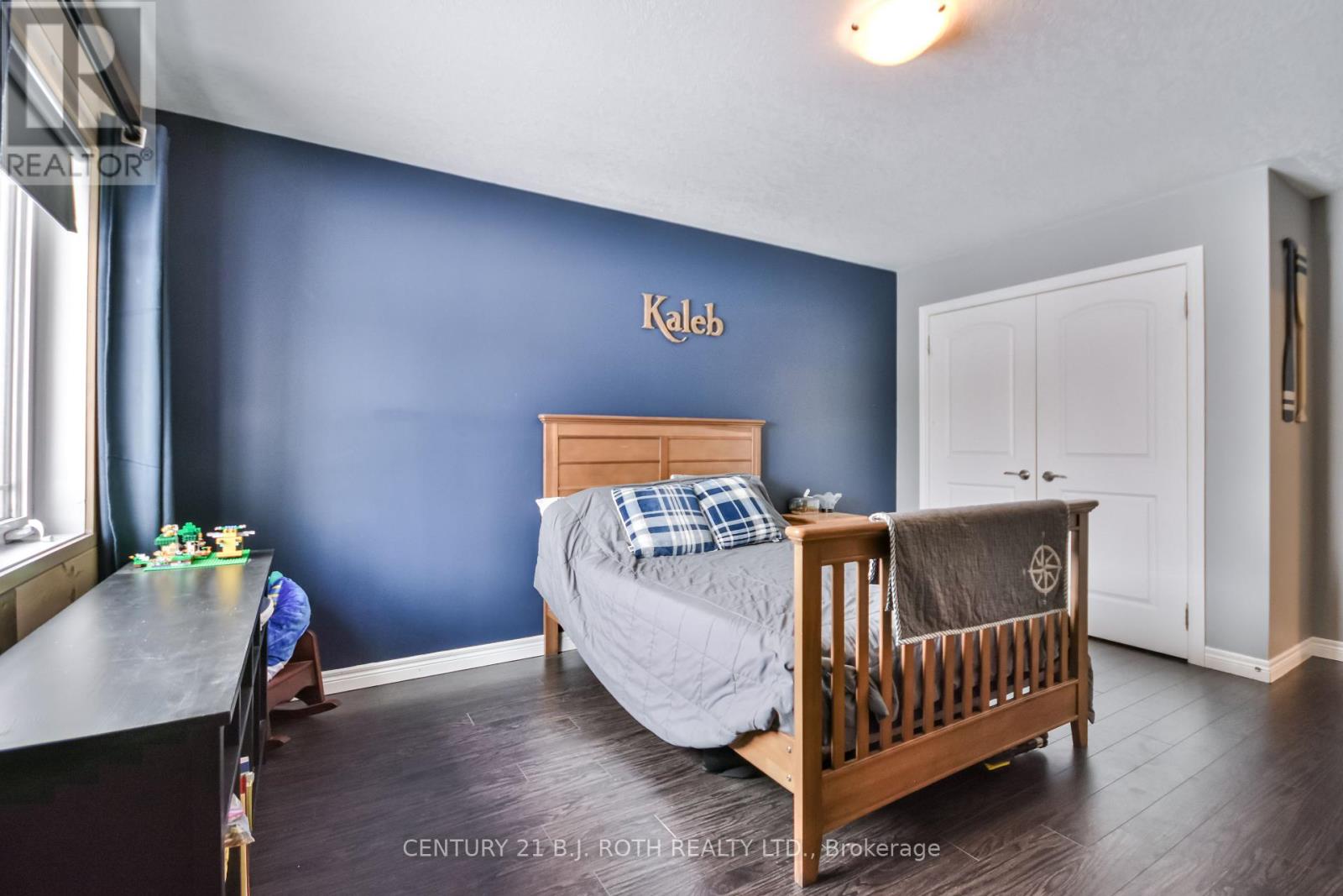 Photo 18 of 212 Maplewood Drive, Essa ON