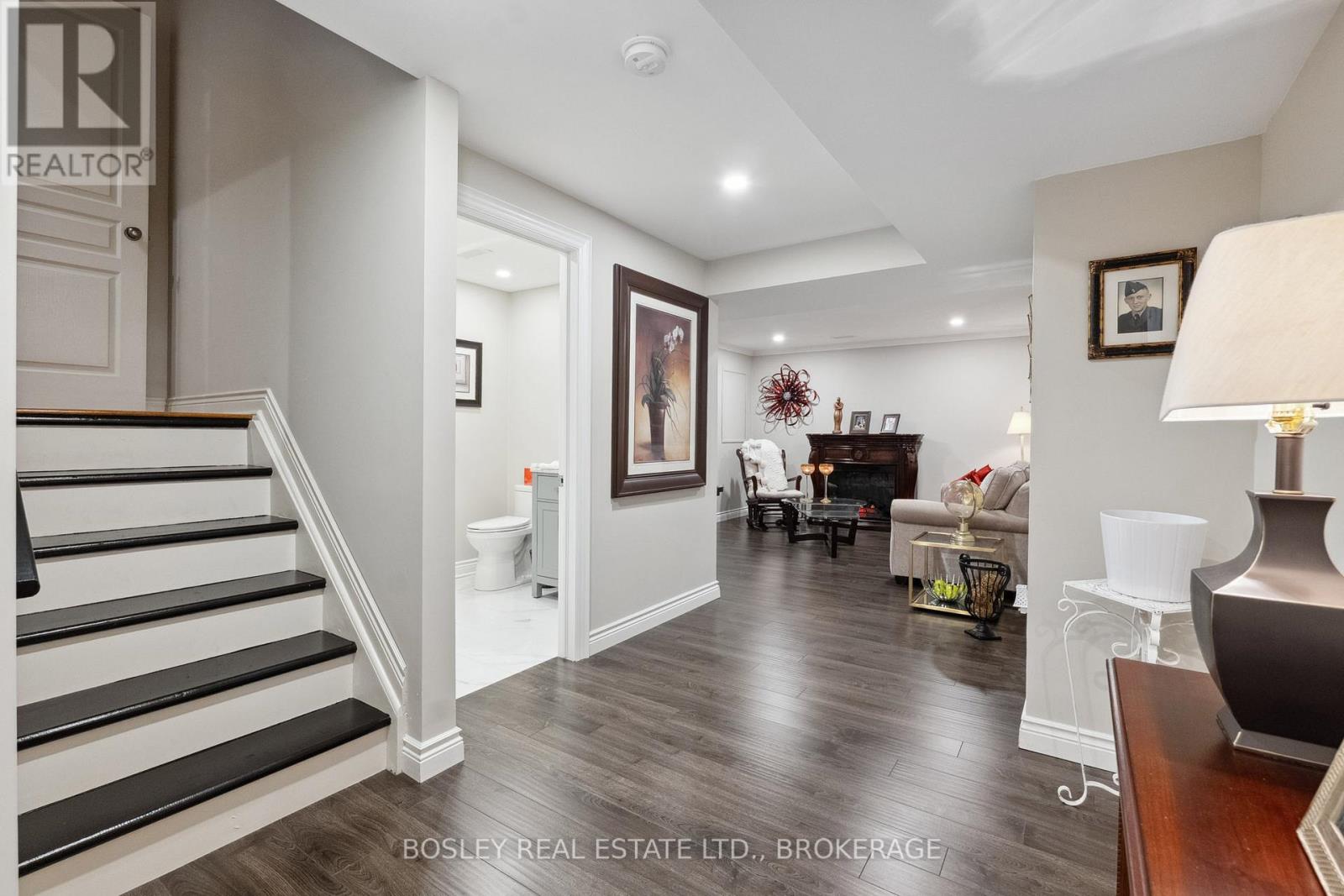 Photo 2 of 4059 Ashby Drive, Lincoln ON