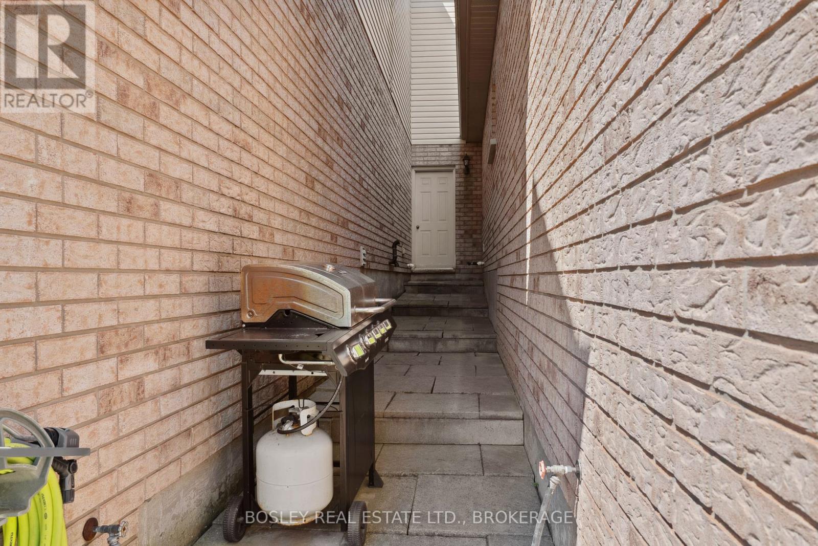 Photo 20 of 4059 Ashby Drive, Lincoln ON