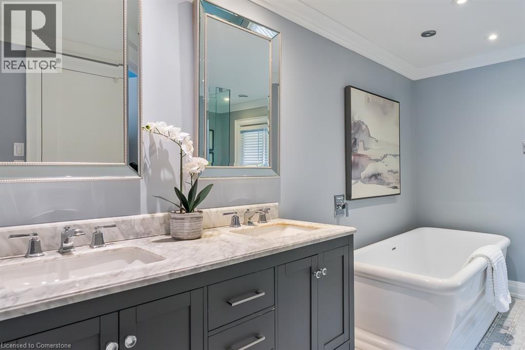 Photo 16 of 484 Aspen Forest Drive, Oakville ON