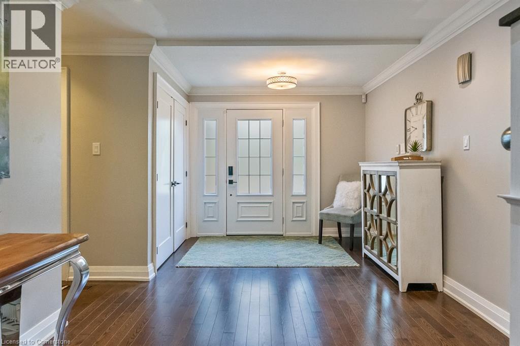 Photo 5 of 484 Aspen Forest Drive, Oakville ON