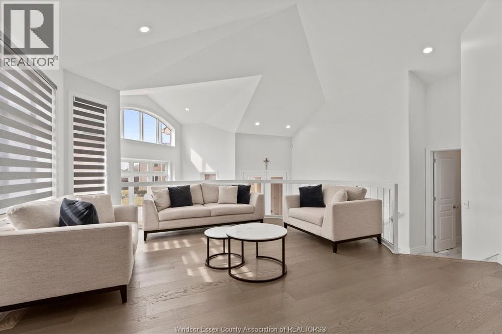 Photo 33 of 144 Meconi Court, Lakeshore ON