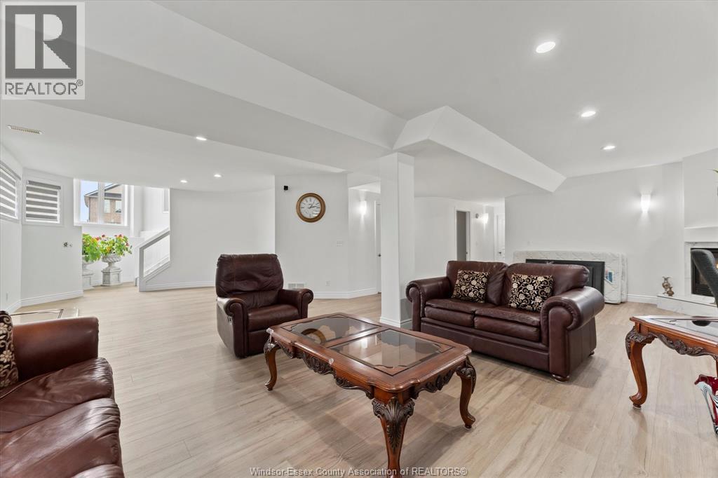 Photo 4 of 144 Meconi Court, Lakeshore ON