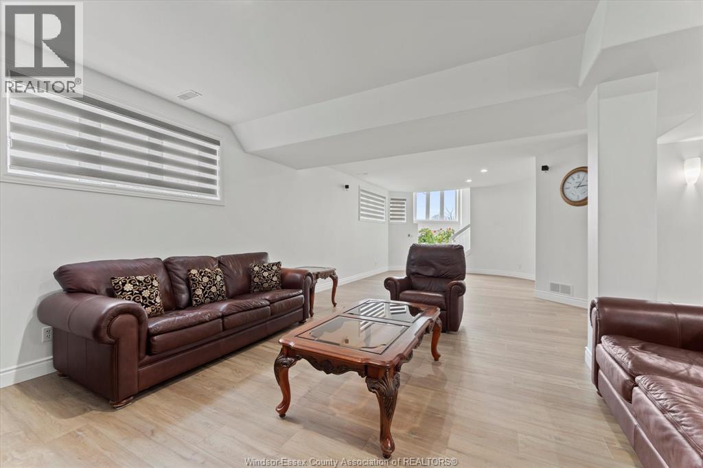 Photo 14 of 144 Meconi Court, Lakeshore ON